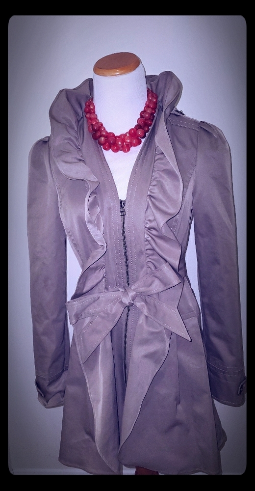 🧭🌐 Idra Clinton Ruffle Trench Coat🌐🧭